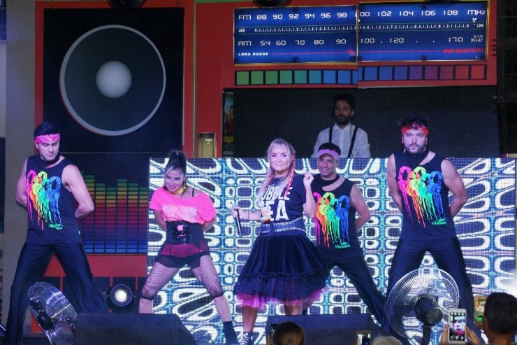 Yonca Evcimik, Forum Aydın’da konser verdi