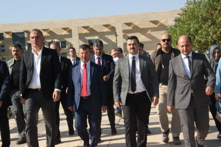 Kültür ve Turizm Bakanı Ersoy’dan Şanlıurfalılara müjde