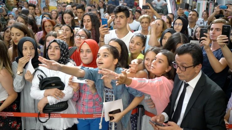 Sinan Akçıl: "Dolara karşıyım TL ile alışveriş yapıyorum"