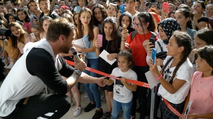 Sinan Akçıl: "Dolara karşıyım TL ile alışveriş yapıyorum"