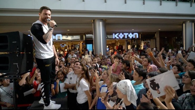 Sinan Akçıl: "Dolara karşıyım TL ile alışveriş yapıyorum"