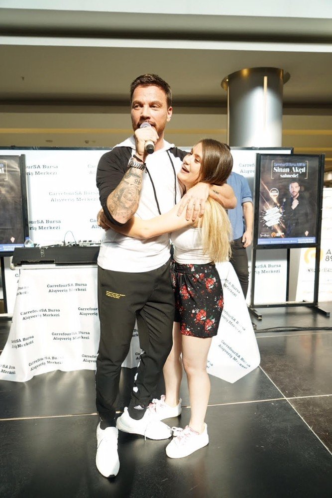 Sinan Akçıl: "Dolara karşıyım TL ile alışveriş yapıyorum"