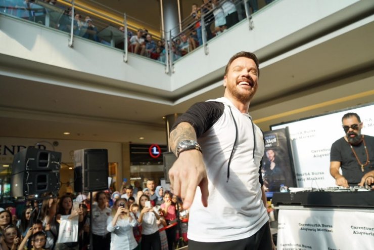 Sinan Akçıl: "Dolara karşıyım TL ile alışveriş yapıyorum"