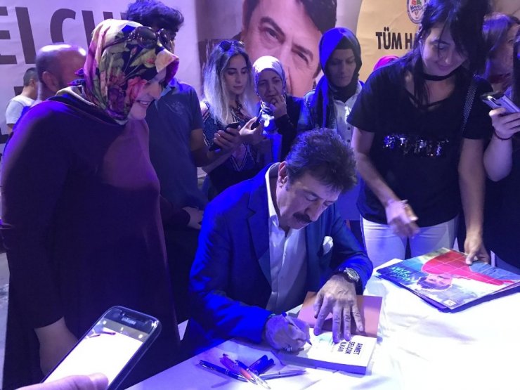 Ahmet Selçuk ilkan Kdz Ereğli’de hayranlarıyla buluştu