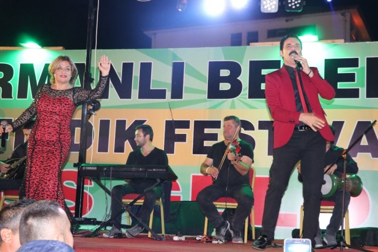 Ramazan Çelik, Ormanlı Fındık Festivali’nde hayranlarını coşturdu