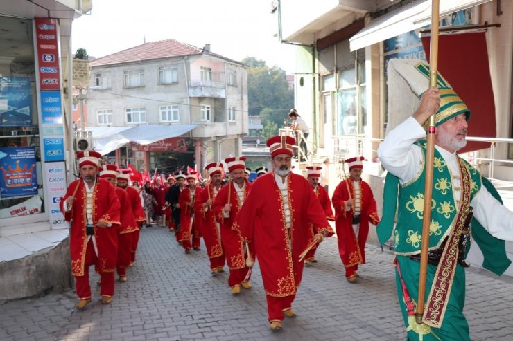 Ramazan Çelik, Ormanlı Fındık Festivali’nde hayranlarını coşturdu