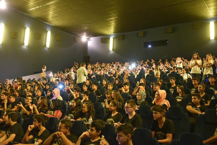 "Bücür", Cem Yılmaz’ın izinde