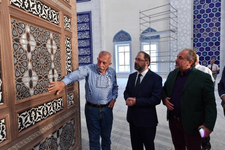 Diyanet İşleri Başkanı Erbaş, Çamlıca Camii’yi ziyaret etti