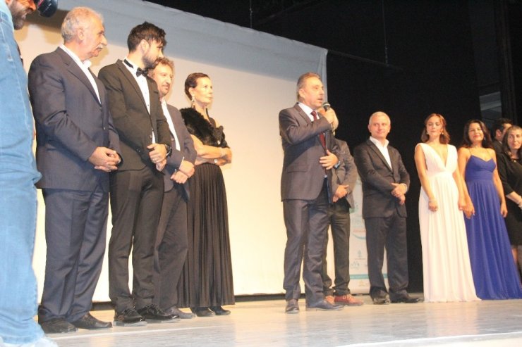 “Göç Yolu Elveda Balkanlar” filminin galası Hakkari’de yapıldı