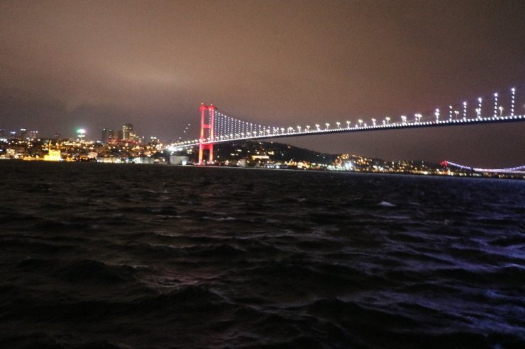 İstanbul’da şiddetli rüzgar etkili oluyor