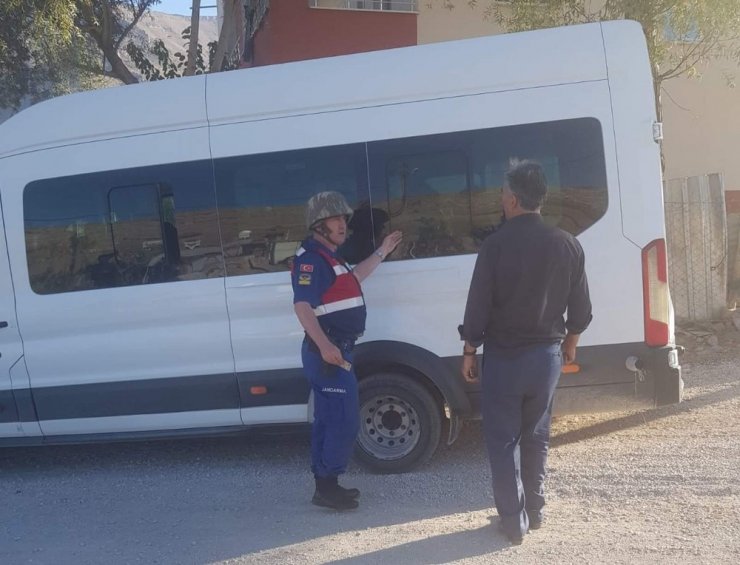 Siirt Jandarma trafik ekipleri okul servislerini denetledi