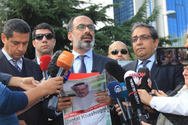 Kayıp Suudi gazeteci için meslektaşlarından konsolosluk önünde açıklama