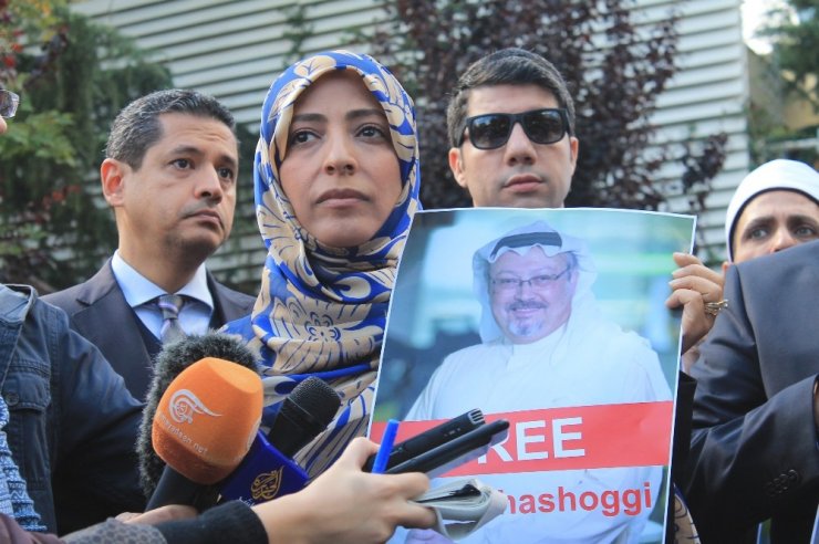 Kayıp Suudi gazeteci için meslektaşlarından konsolosluk önünde açıklama