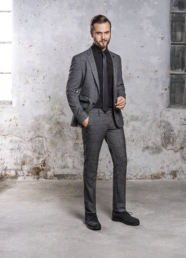 Aslı Enver yeni sezonda DeFacto ile anlaştı