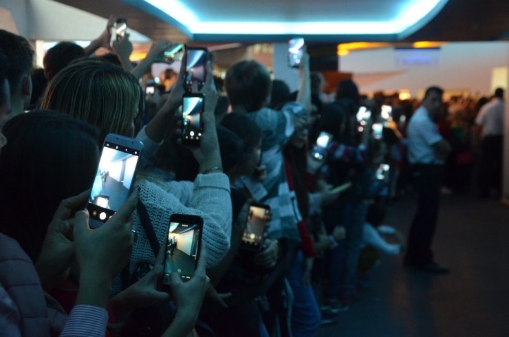 "Yol Arkadaşım 2" galası Bursa’da izdihama neden oldu