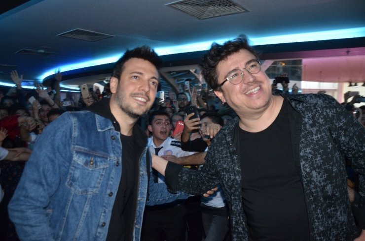 "Yol Arkadaşım 2" galası Bursa’da izdihama neden oldu