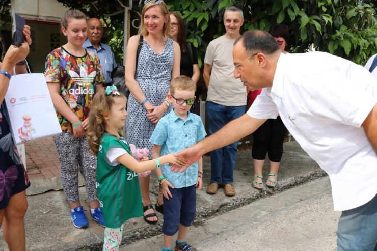 Litvanyalı lösemili çocuklar Alanya’da terapi görüyor