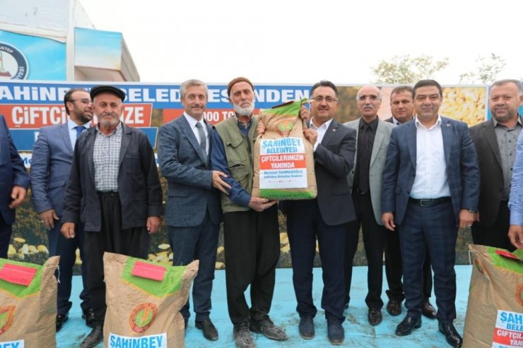 Şahinbey Belediyesi buğday ve arpa tohumu dağıtımını sürdürüyor