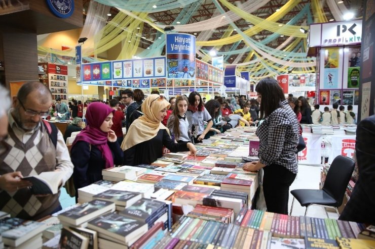 Büyükşehir Belediyesi’nin düzenlediği Kayseri Kitap Fuarı geçen yılki rekoru kırdı