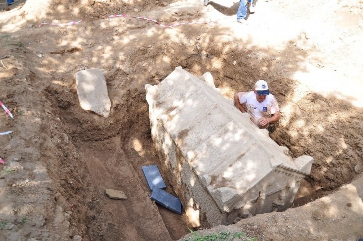 Kamulaştırılan tarlada 3. lahit için kazılar yeniden başladı