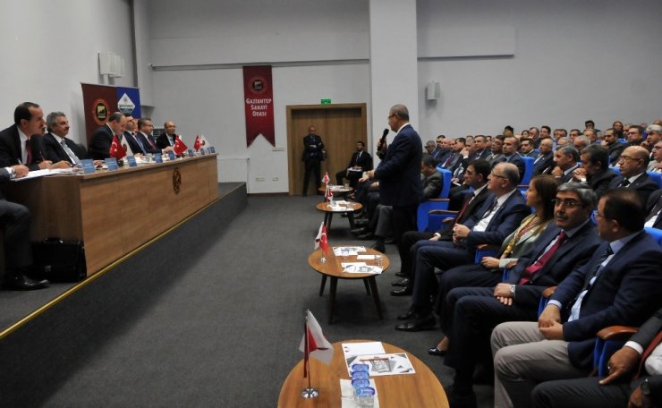 Bakan Mustafa Varank, GSO Meclis toplantısında sanayicileri dinledi