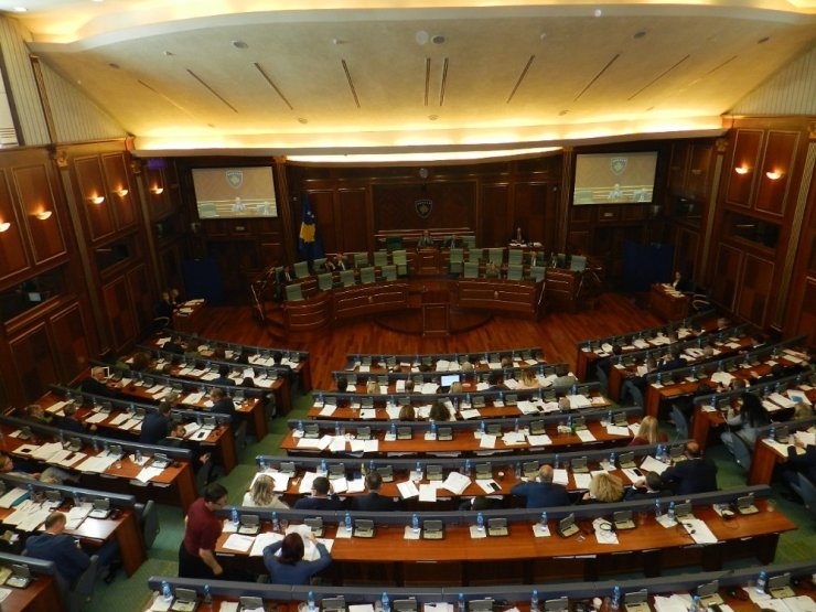 Kosova Meclisi’nden ordunun kurulmasına yeşil ışık