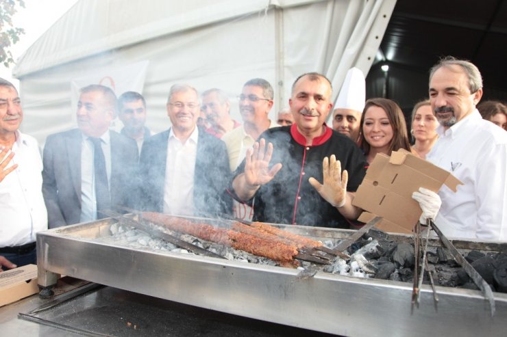 ATO Başkanı Menevşe: "Dünya, Adana’nın yüzlerce çeşit damak tadını keşfe çıktı”