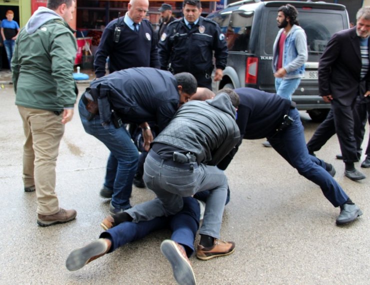 Erzurum’da iki grup arasında bıçaklı kavga: 3 yaralı