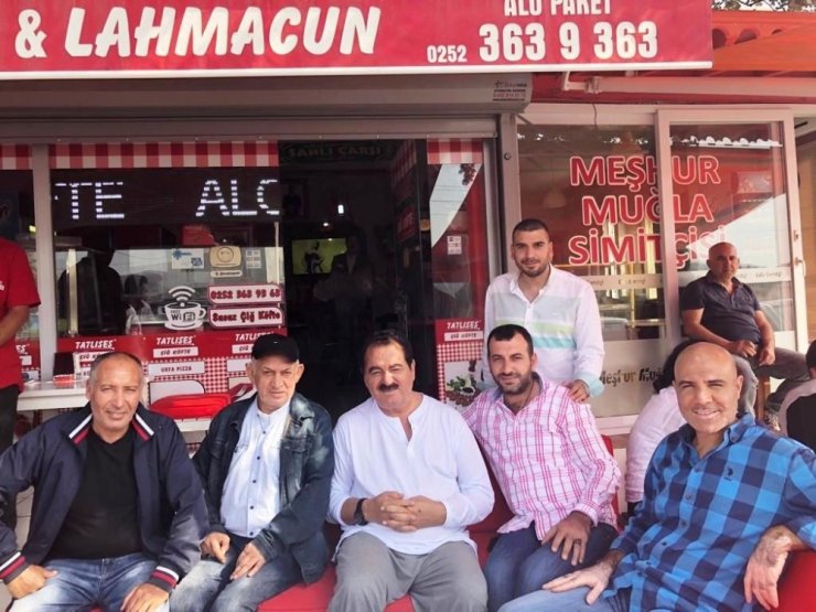 İbrahim Tatlıses hayranlarına çiğköfte dağıttı