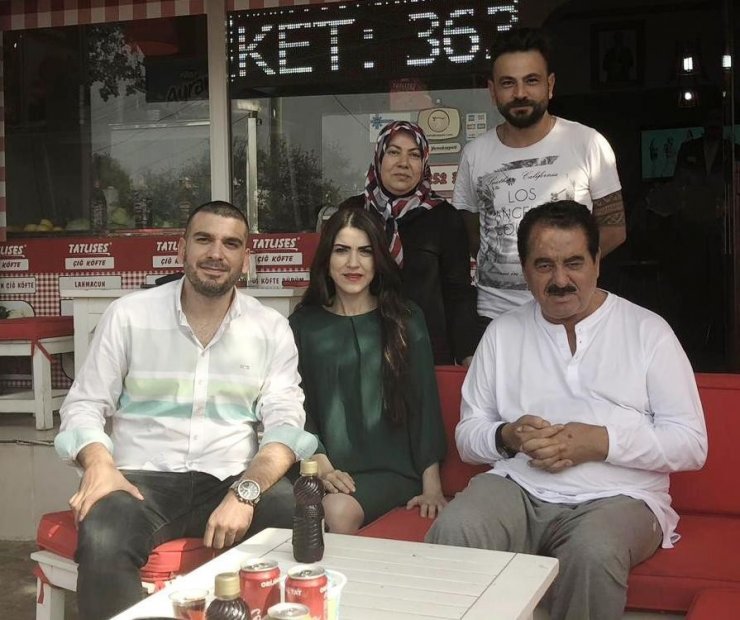 İbrahim Tatlıses hayranlarına çiğköfte dağıttı