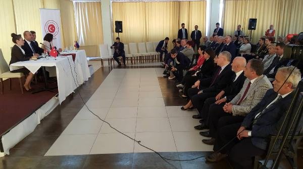 Çavuşoğlu, Kosova Türk sivil toplum kuruluşu temsilcileriyle bir araya geldi