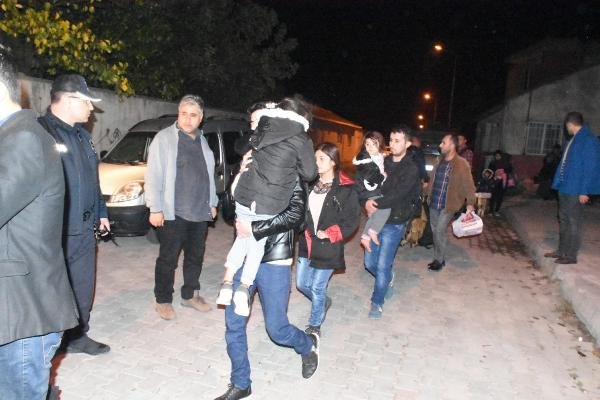 Edirne'de bir evden 12 Iraklı kaçak çıktı