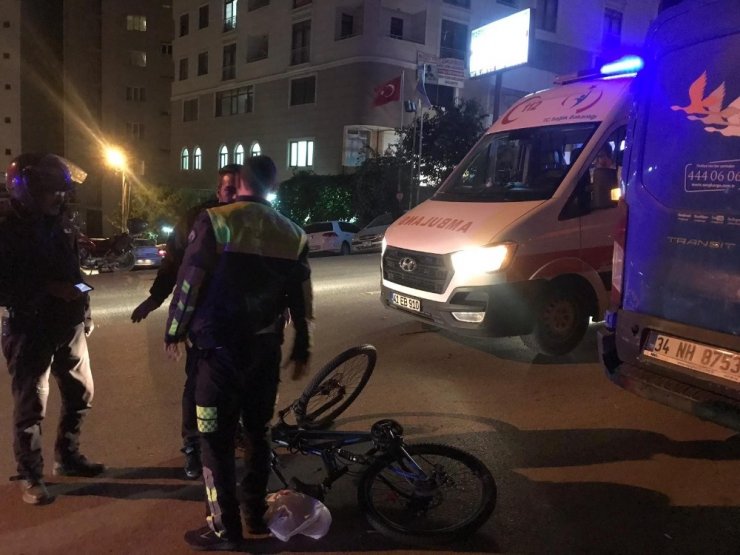Otomobilin çarptığı bisikletli adam yaralandı