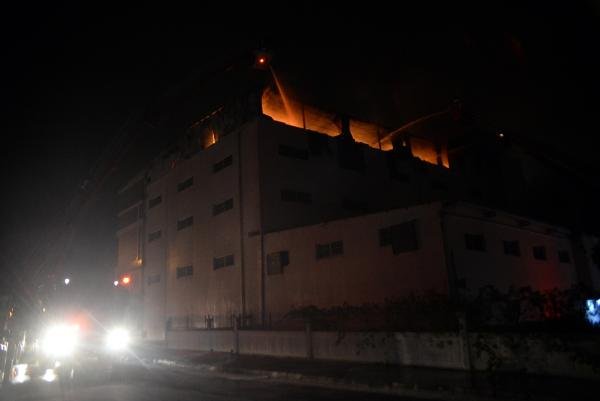 Mersin'de tekstil fabrikasında yangın
