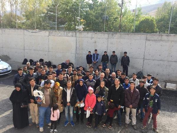 Van'da 249 kaçak göçmen yakalandı