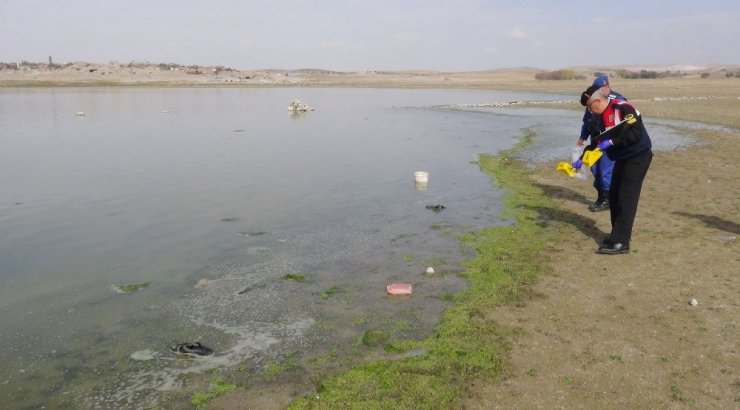 Aksaray’da kaybolan 3 kişinin terlikleri baraj kıyısında bulundu