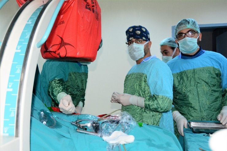 DÜ 1 yaş altı böbrek taşı ameliyatında Türkiye’de birinci sırada