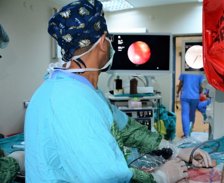 DÜ 1 yaş altı böbrek taşı ameliyatında Türkiye’de birinci sırada