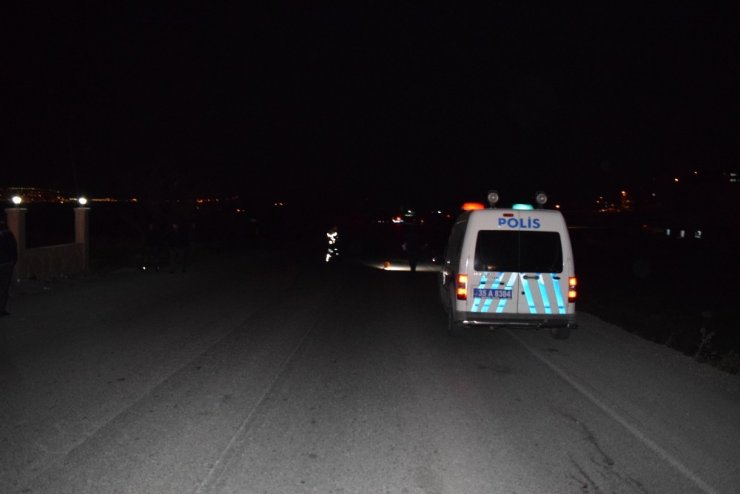 İzmir’de kamyonet ile motosiklet çarpıştı: 1 ölü, 1 yaralı