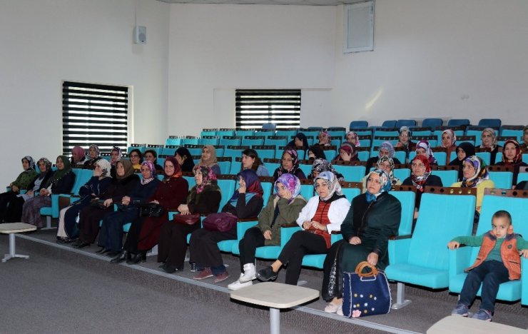 Van Büyükşehir’den ‘Beden dili ve diksiyon eğitimi’ semineri