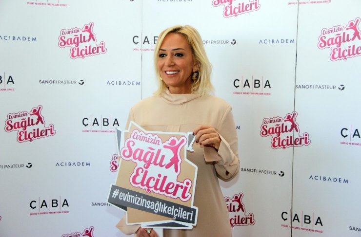 Saba Tümer ‘Kahkaha Kulübü’ kuruyor