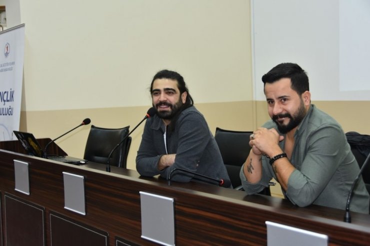 Karadenizli şarkıcı Selçuk Balcı, OMÜ’lü gençlerle söyleşti