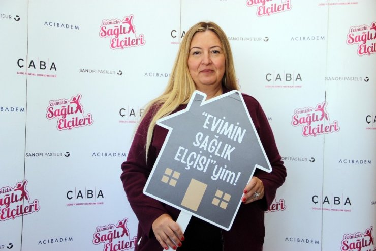 Saba Tümer ‘Kahkaha Kulübü’ kuruyor