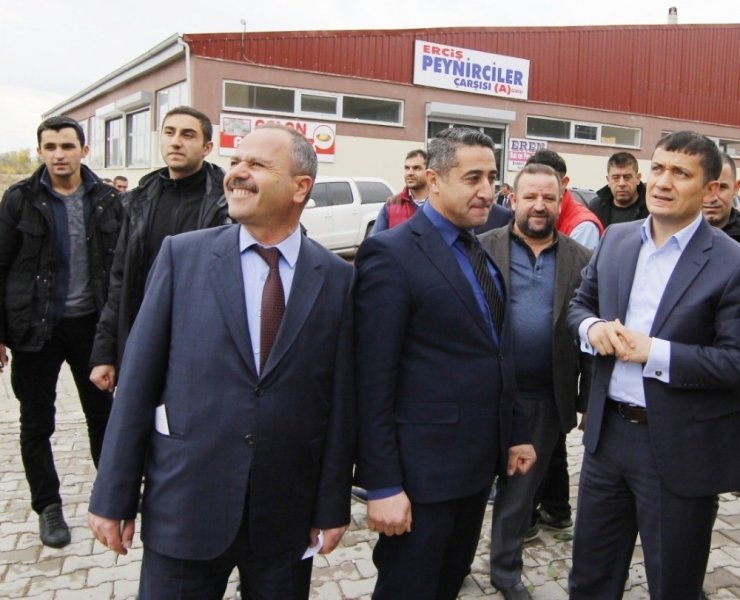 Kaymakam Mehmetbeyoğlu, Peynirciler Çarşısını ziyaret etti