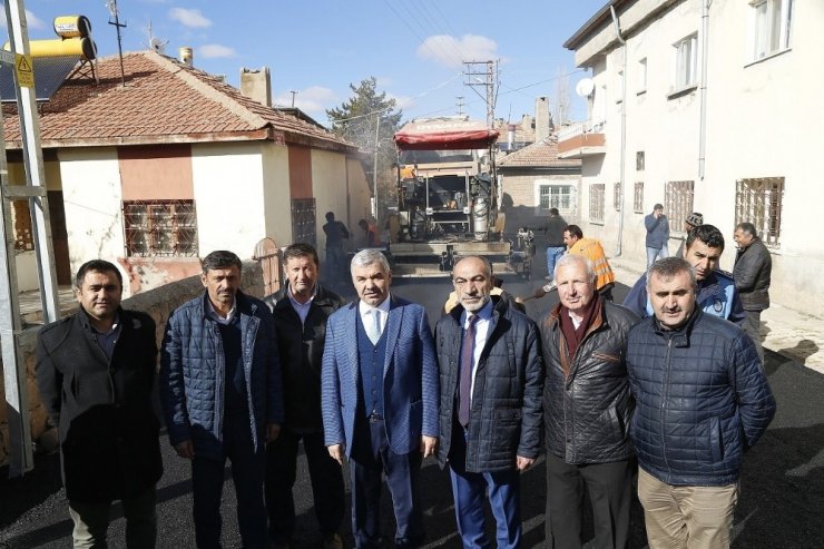 Başkan Çelik, Pınarbaşı’nda yol çalışmalarını takip etti