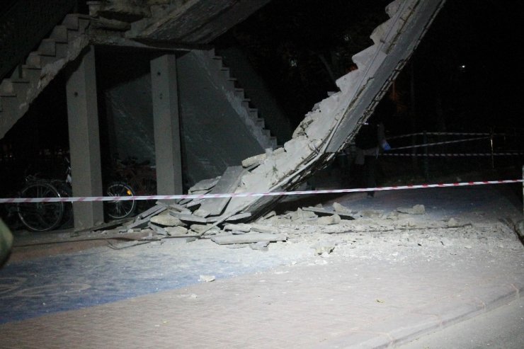 Konya’da üst geçit merdiveni çöktü: 1 yaralı