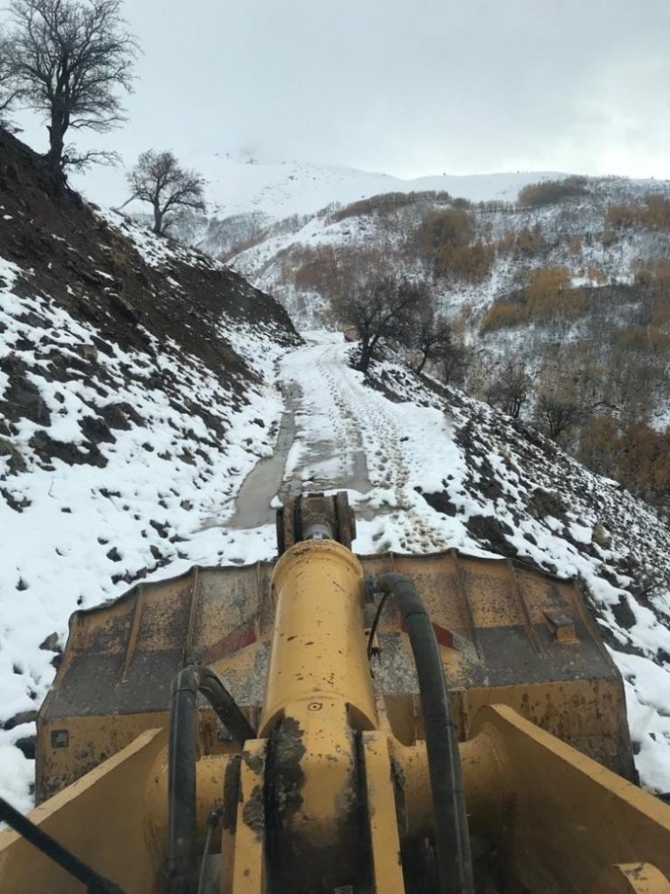 Sason’da kar nedeniyle kapanan 5 köy yolu ulaşıma açıldı