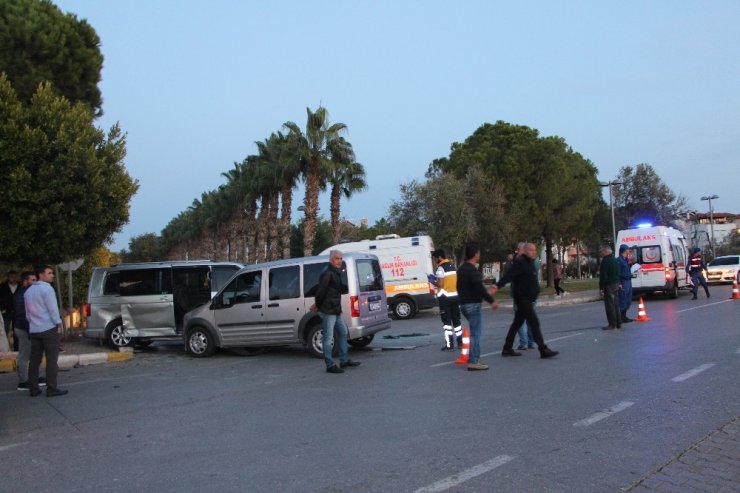 Antalya’da trafik kazası: 9 yaralı