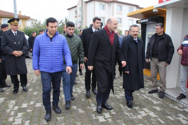 Bakan Soylu’dan, öldürülen Karacan’ın ailesine taziye ziyareti
