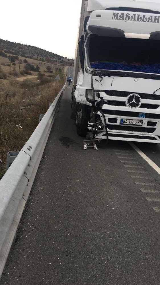 Tosya’da trafik kazasında 4 kişi yaralandı